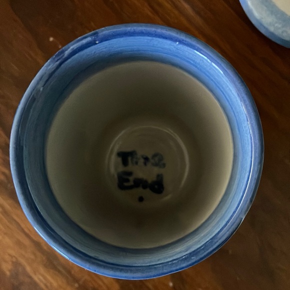 Hadley Blue and White Ceramic Bunny Jar with lid *Rare find - Picture 3 of 5